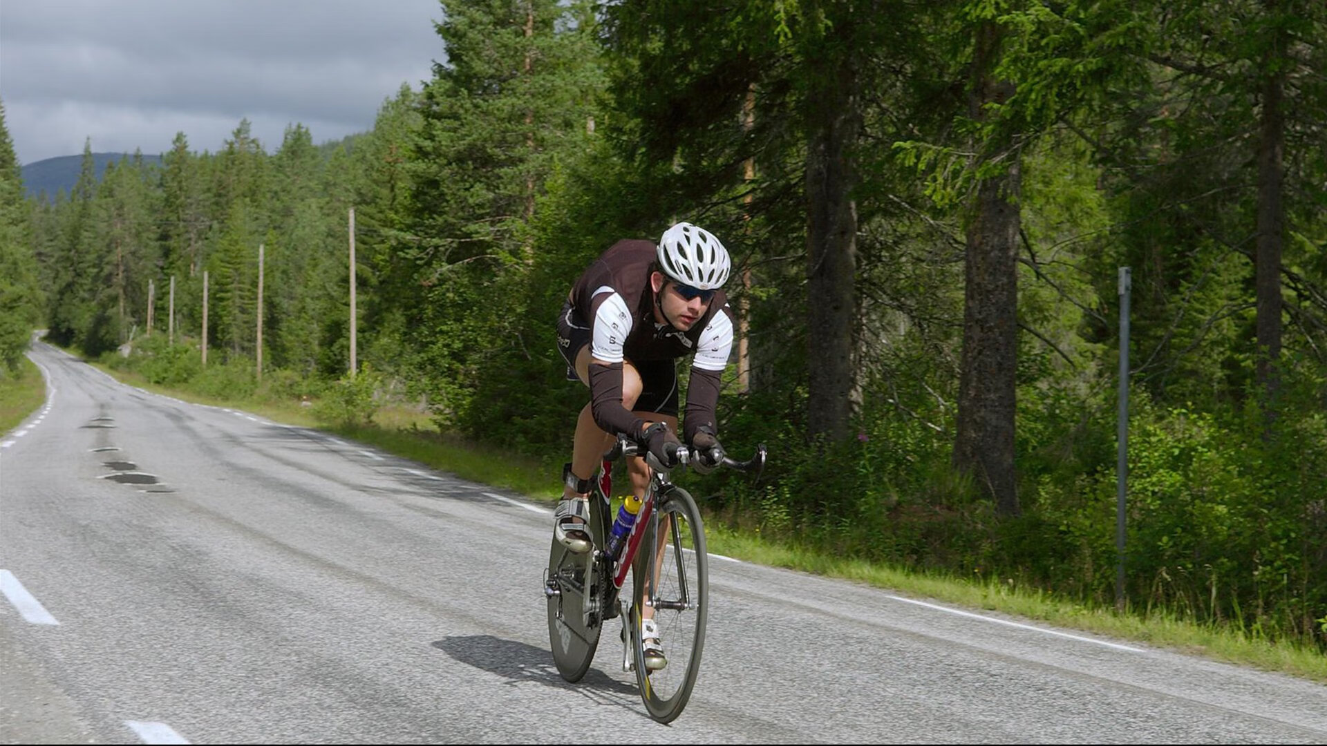 Panda Sports-赛道上的绝对主宰，马克西的压制级表演如何定义F1年度争冠之夜